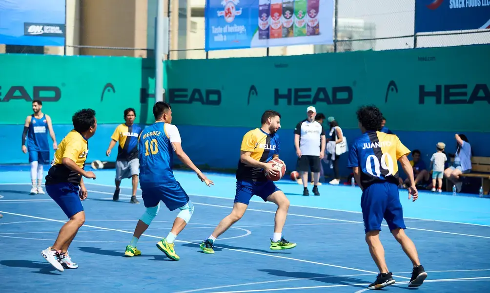 basketball Keller team in action