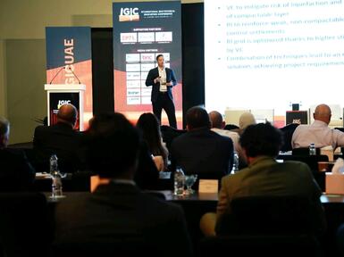 Thibaut presenting at IGIC 2024